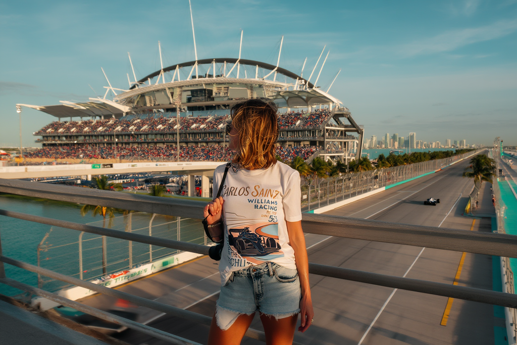 Formula One T-Shirt | Williams Racing/Carlos Sainz retro style